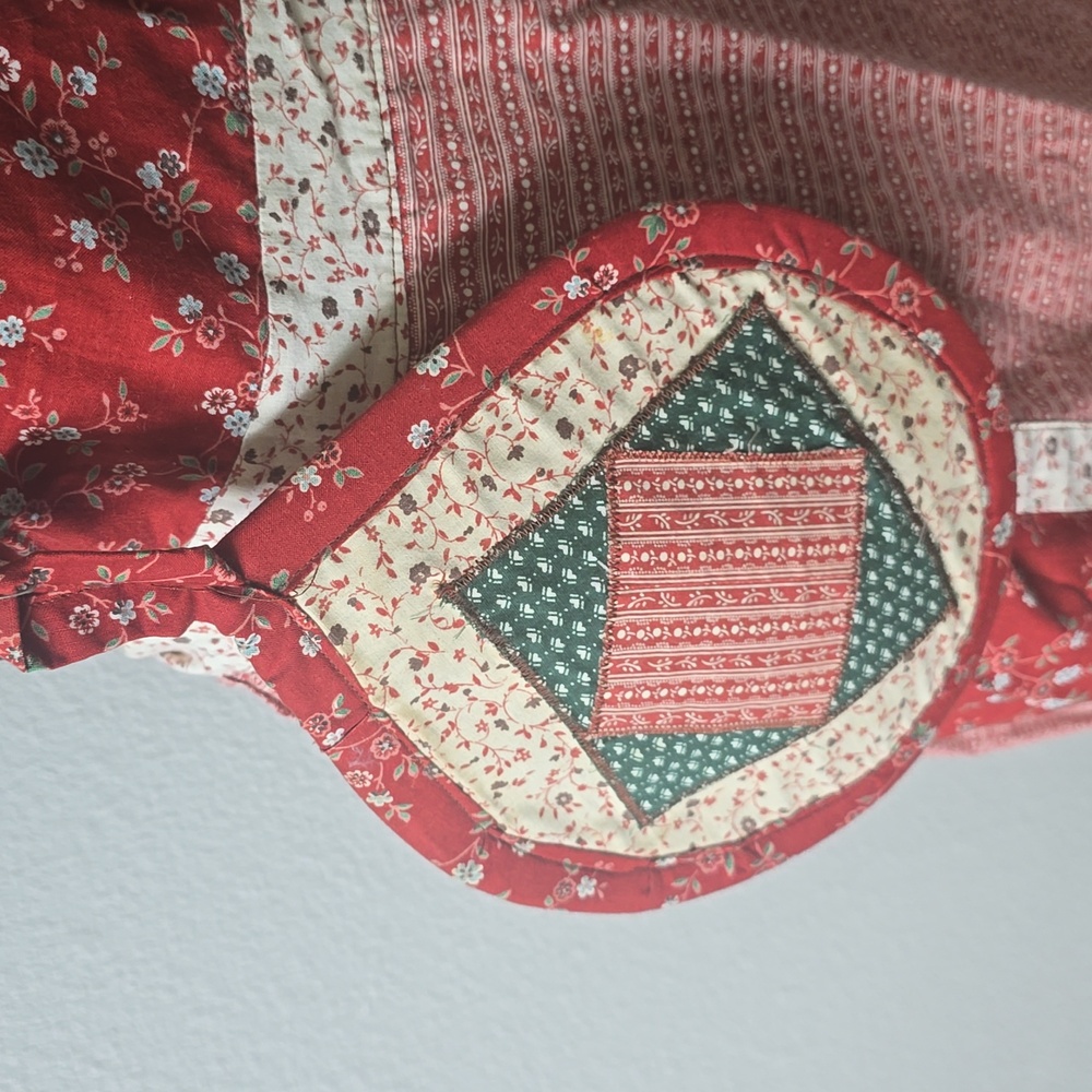 Red Patchwork Apron Set - Picture 3 of 8